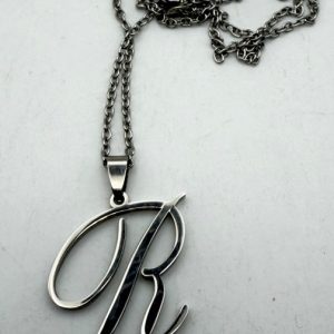 collana acciaio lettera r
