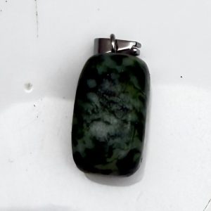 ciondolo vesuvianite